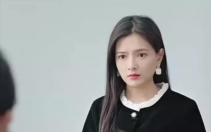 《闪婚秘书带崽出逃》：霸总追妻火葬场，甜宠升级，看傲娇秘书如何逆袭！