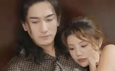 《战神的美女老婆》：铁血战神与绝色佳人的爱恨情仇，燃爆你的荷尔蒙！